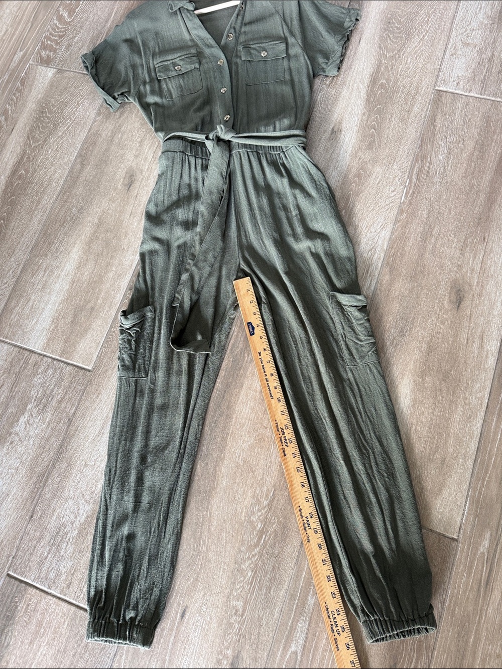 Guess Olive Utility Short-Sleeve Jumpsuit with Tie Belt. Only worn one time - Picture 2 of 4